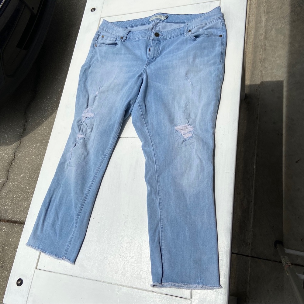 Torrid Womens Girlfriend Jeans Size 20 Reg Light